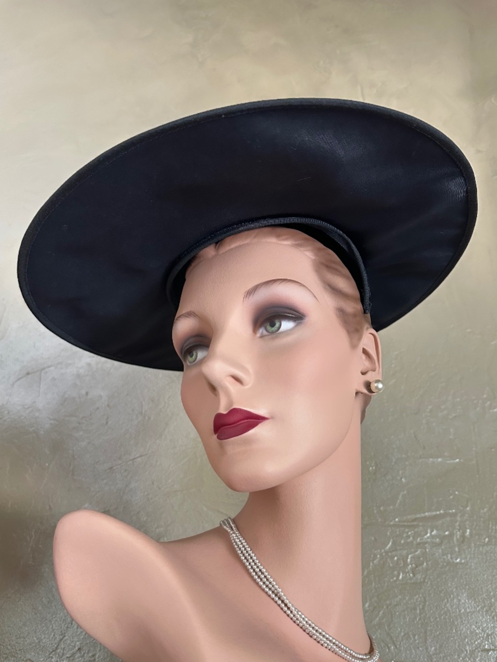 DEBONAIR 1950's BLACK VELOUR CARTWHEEL HAT + BRAIDED BAND/BOW - Picture 7 of 10